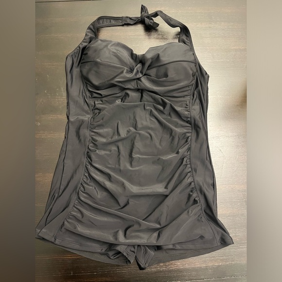 MOLYBELL Women’s Boyleg Ruched Swimsuit One Piece Bathing Suit Tummy Control - Picture 8 of 9